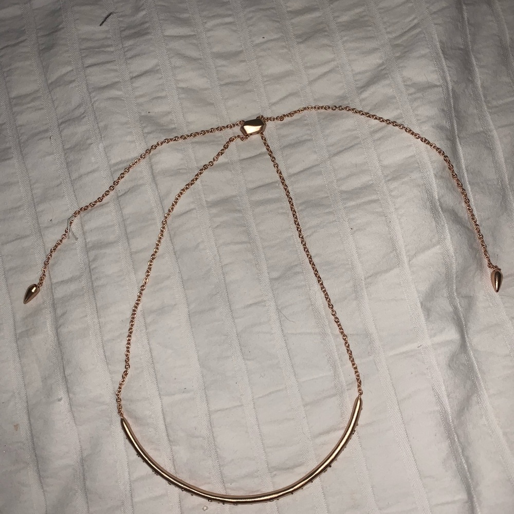 Gold Kendra Scott necklace